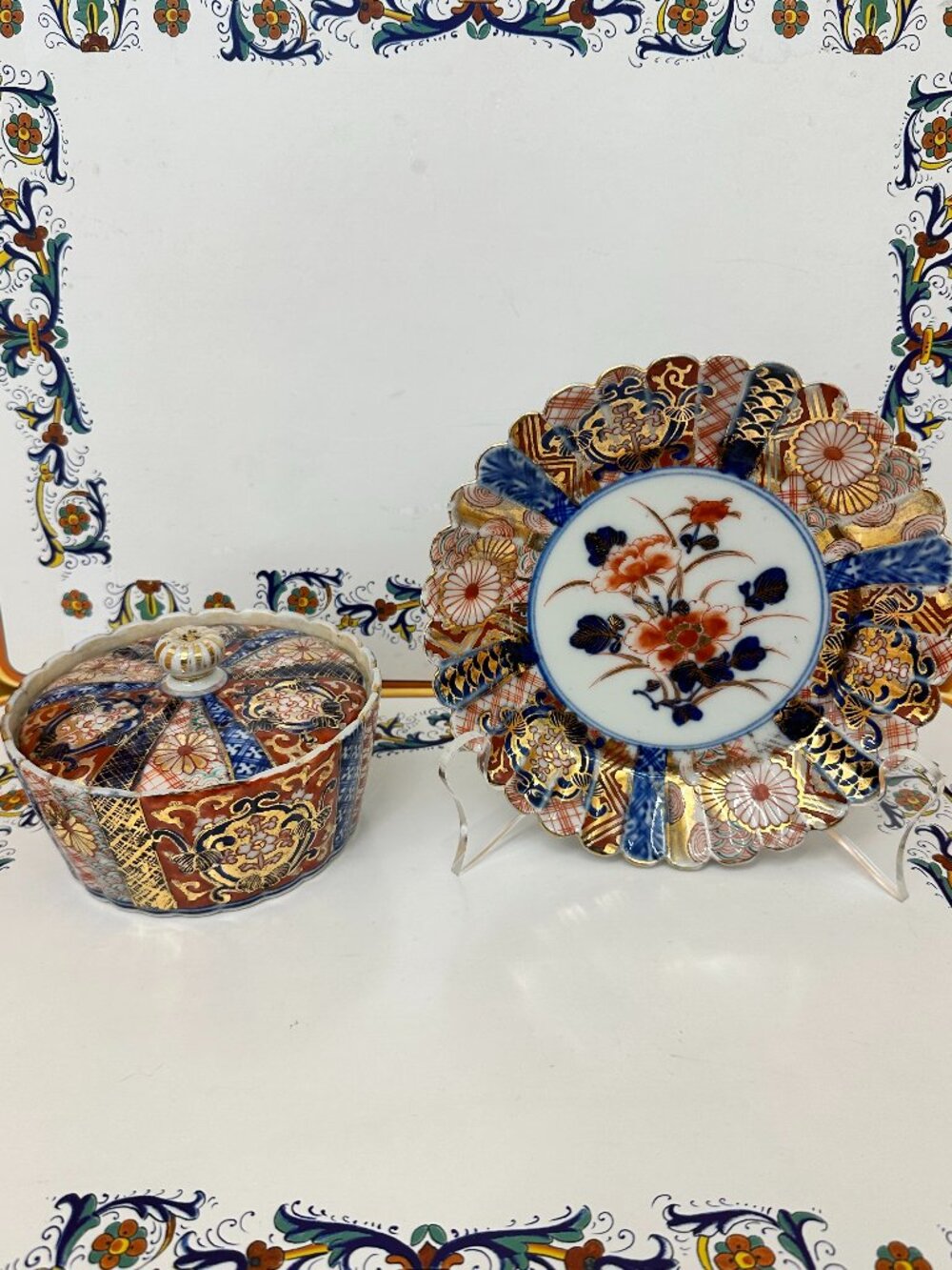 vintage Japanese Imari ware lidded trinket jar and scalloped plate